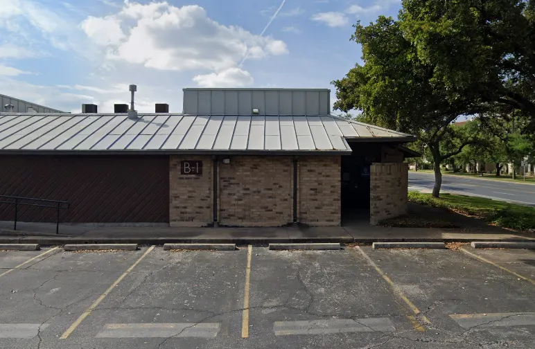 Ezra - Central Austin
