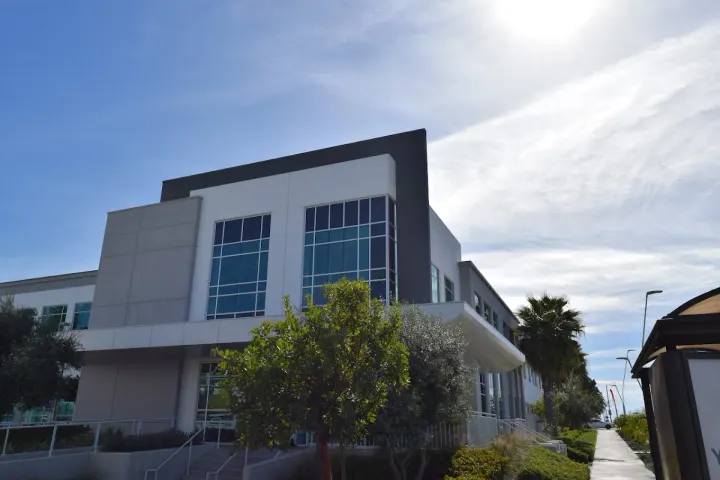 Ezra - Huntington Beach clinic