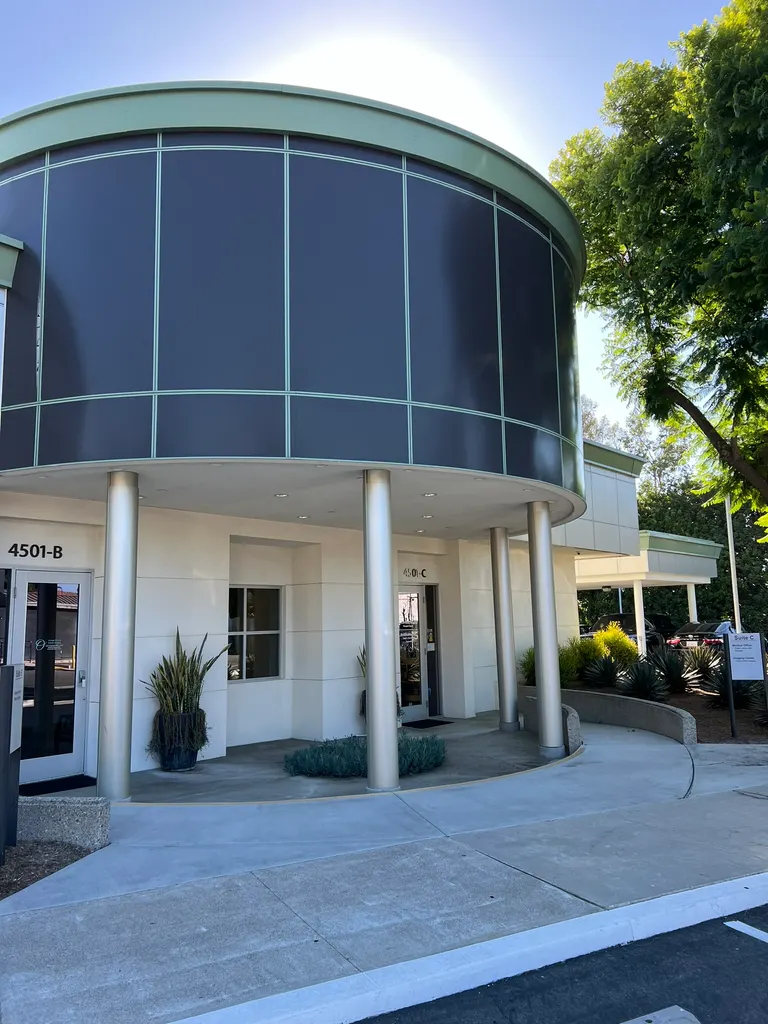 Ezra - Newport Beach (Birch St) clinic