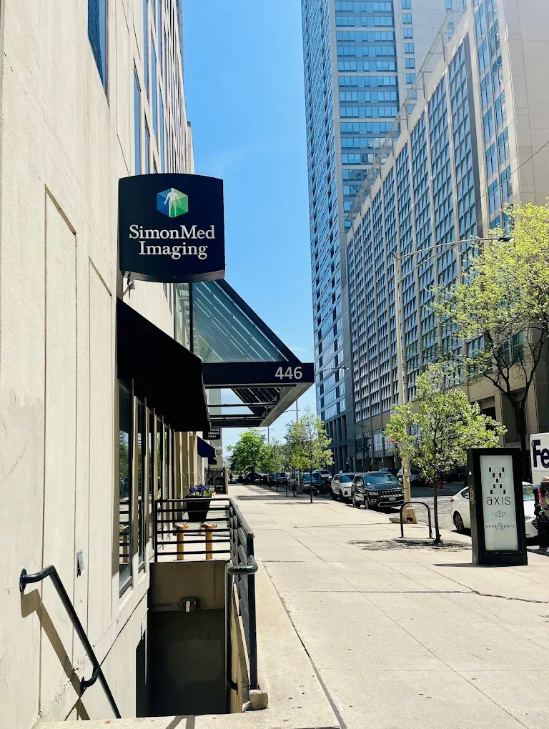 Ezra Streeterville clinic